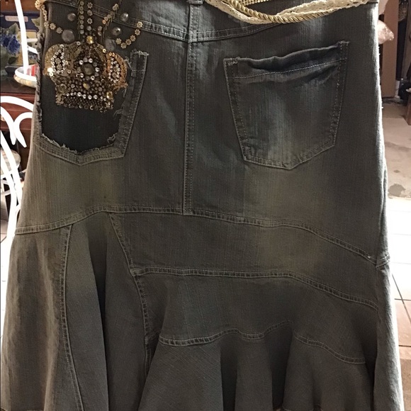 Italian designer denim skirt - Picture 2 of 6